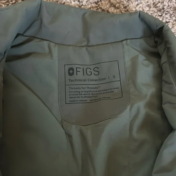 Green vest - Picture 2 of 3